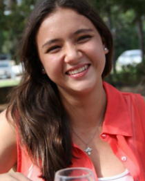 加芙De la De la Torre外耳