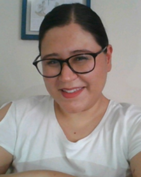 Leticia埃斯梅拉达卡斯塔涅达些