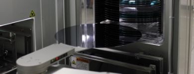 自动机器人移动300 mm晶圆从foup晶片处理