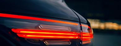 后方客运汽车的led尾灯