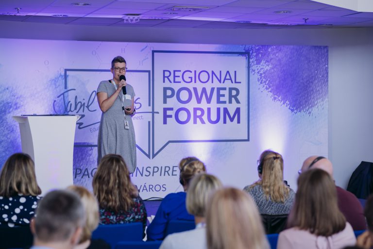 Tiszaújváros“权力论坛:一个激励的空间。