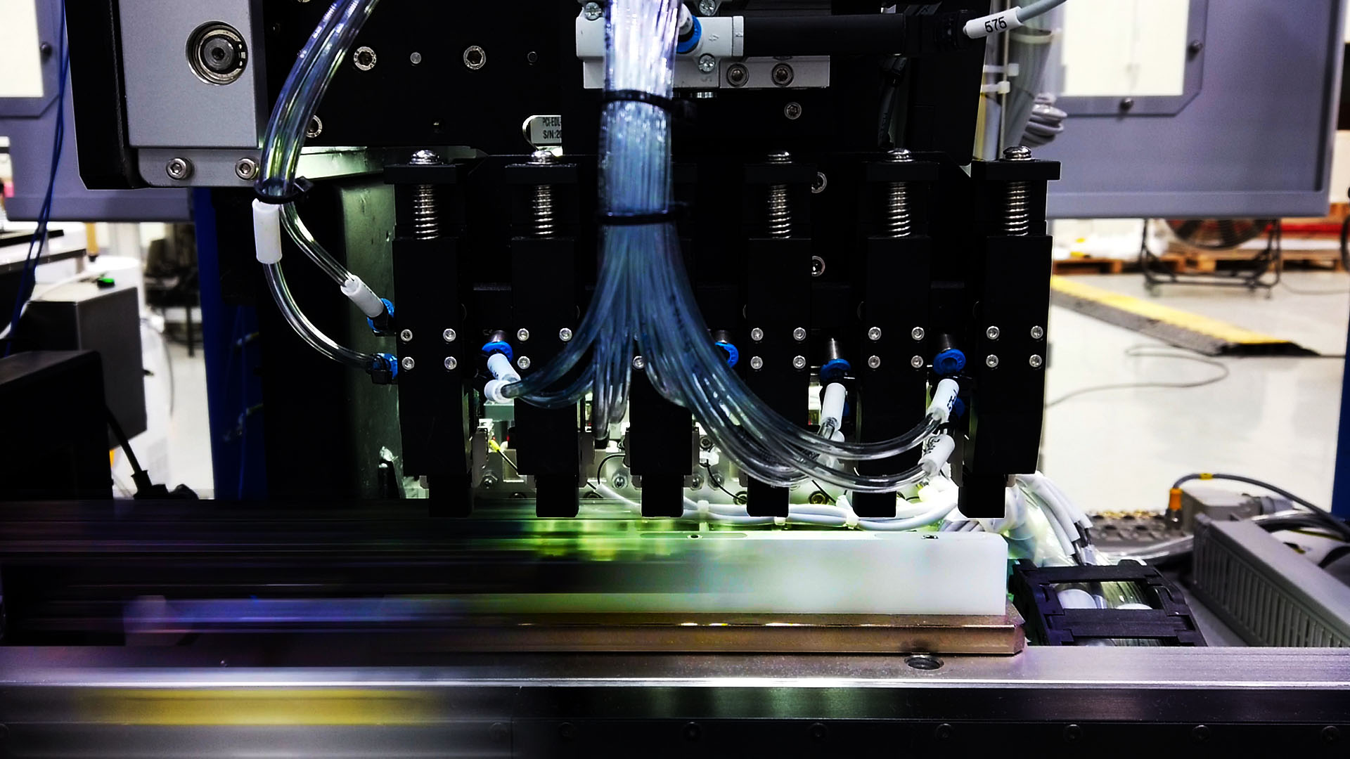 高速自动化组装生产