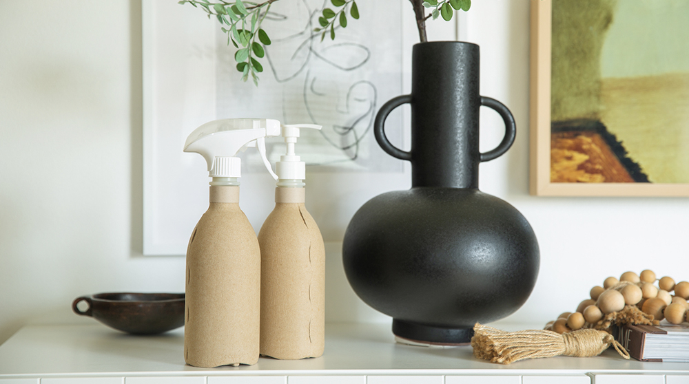 内壳层和衬套的可回收的瓶子