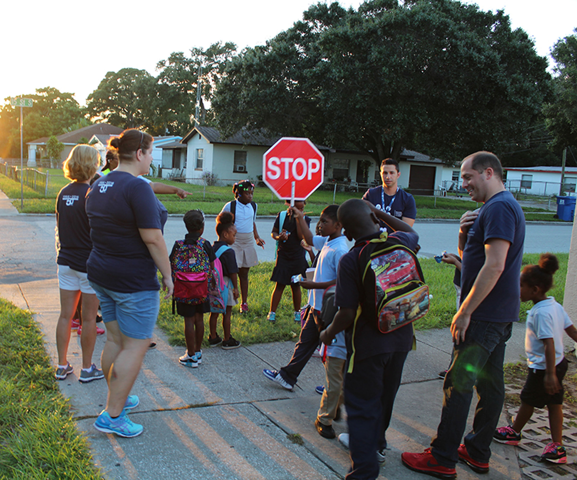广州捷普和坦帕湾射线伙伴关系使社区的影响