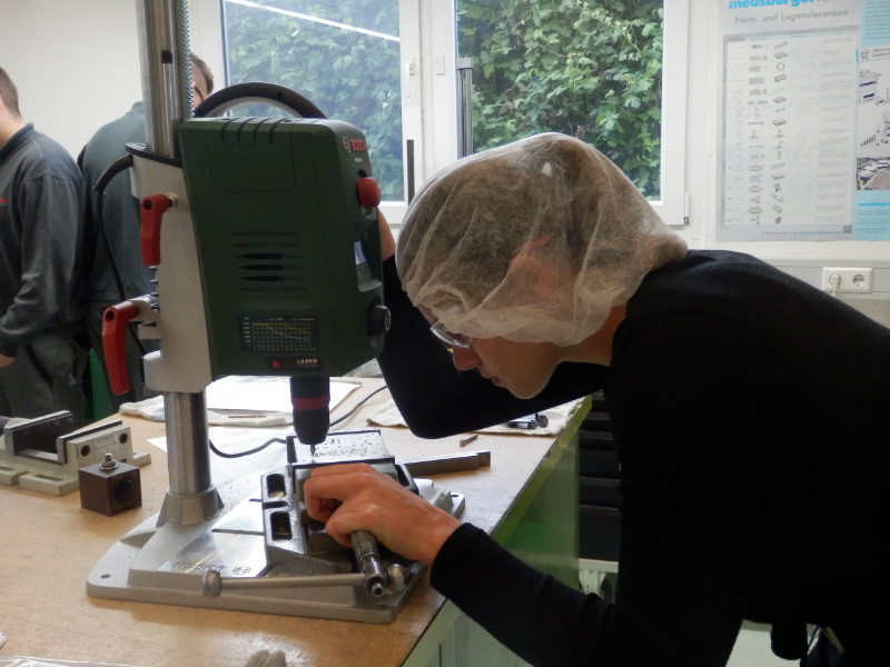 捷普集团网站整个欧洲庆祝国际女孩