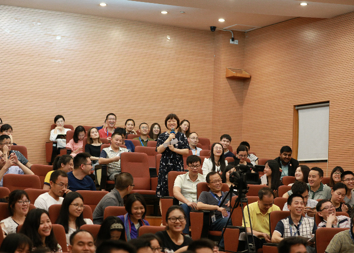 黄埔国际演讲会的焦耳吸引注意